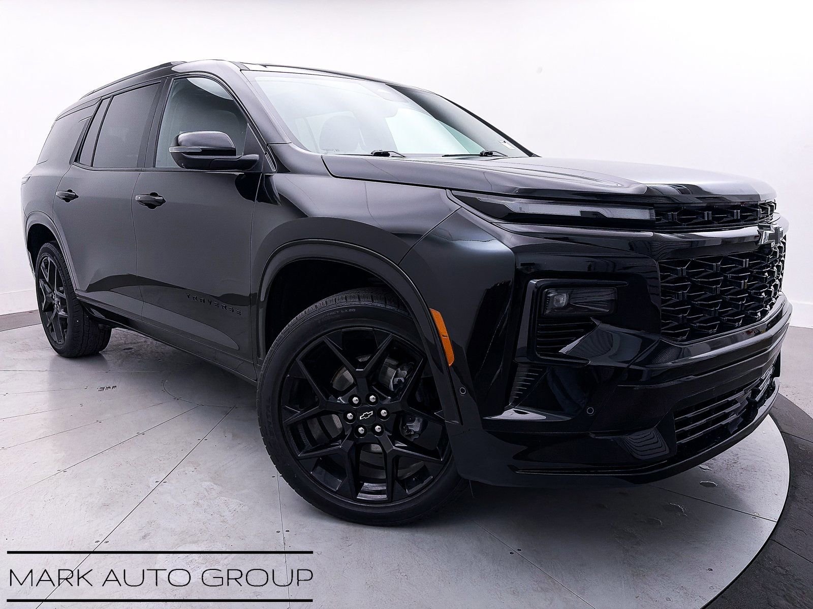 Used 2024 Chevrolet Traverse RS w/ LPO, Floor Liner Package image 1