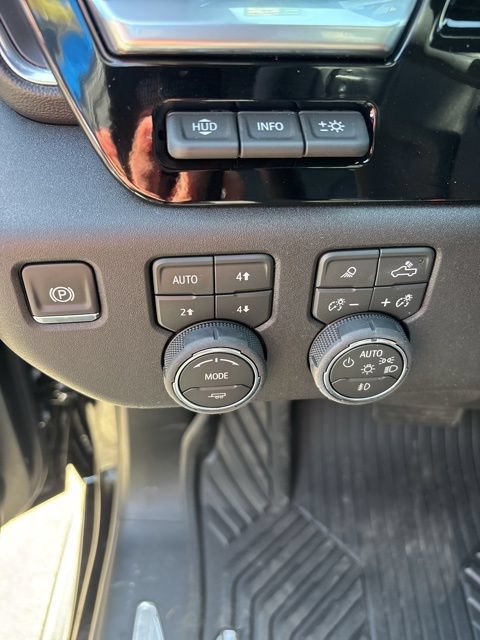New 2026 Chevrolet Silverado 3500 High Country w/ High Country Premium Package AWD/4WD image 24