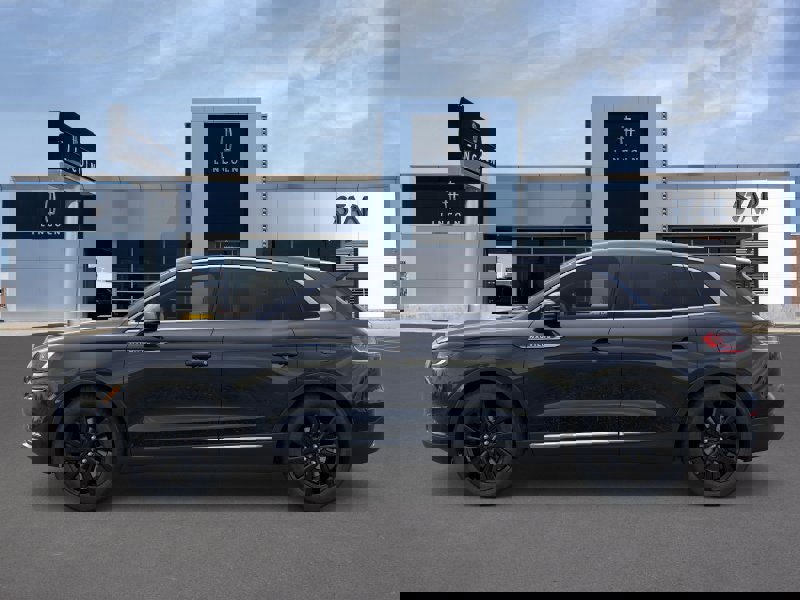 New 2023 Lincoln Nautilus Reserve w/ Equipment Group 202A image 3