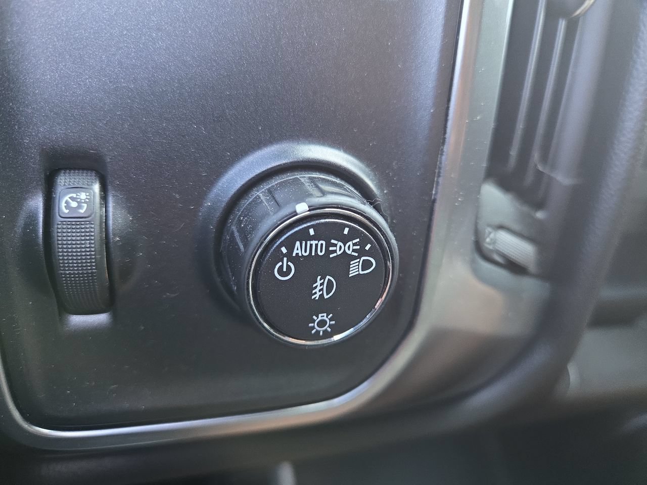 Used 2015 Chevrolet Silverado 1500 LT w/ All Star Edition RWD image 38