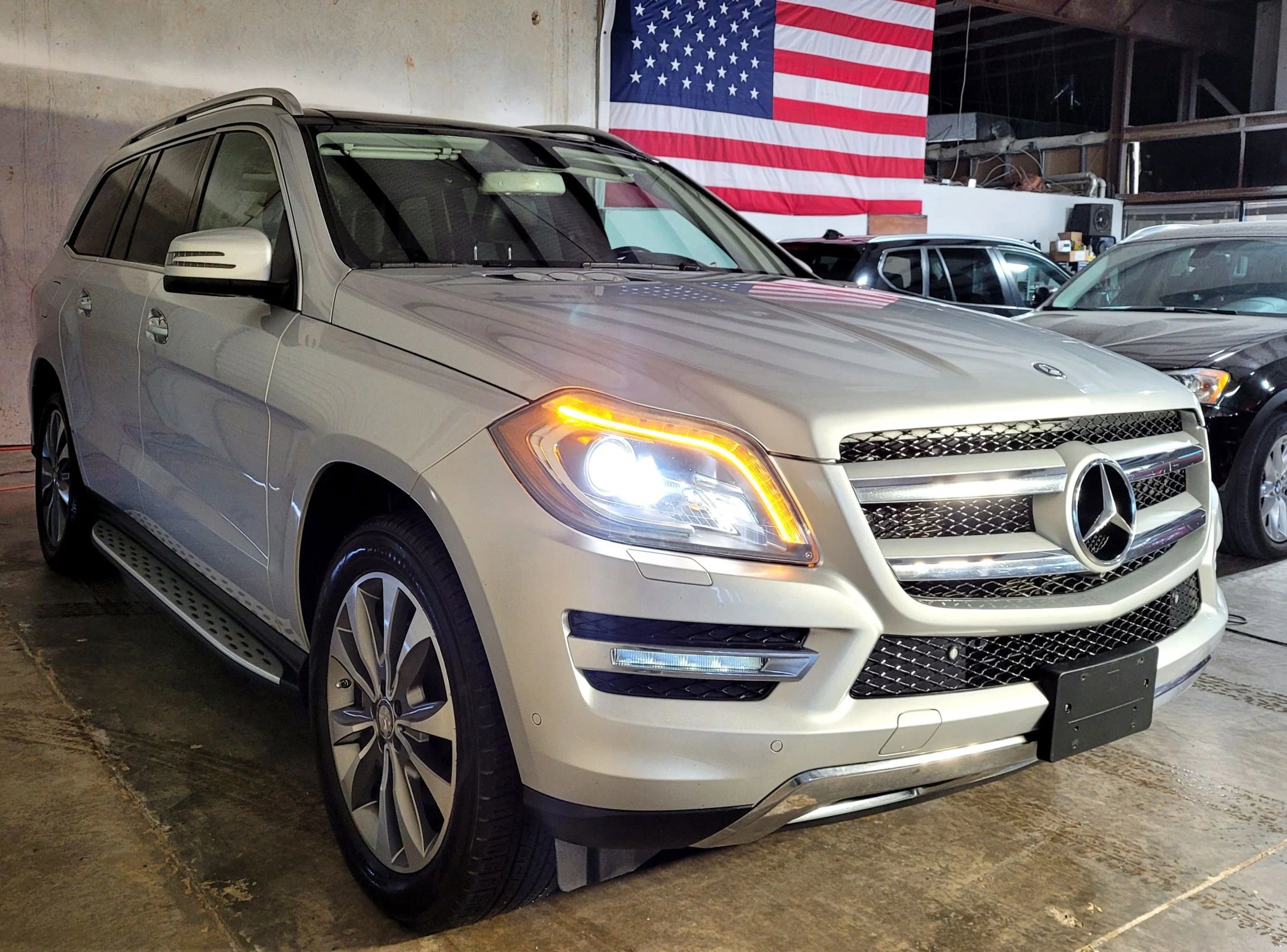 Used 2016 Mercedes-Benz GL 450 4MATIC image 4