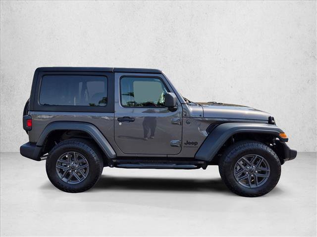 Used 2025 Jeep Wrangler Sport AWD/4WD image 4