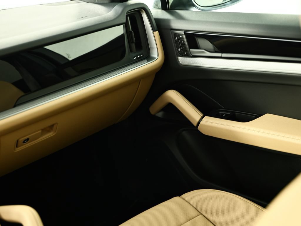 New 2026 Porsche Cayenne S AWD/4WD image 29