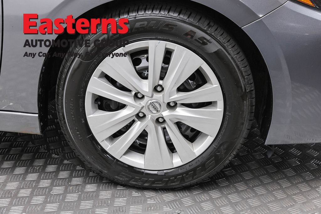 Used 2024 Nissan Sentra S FWD image 32