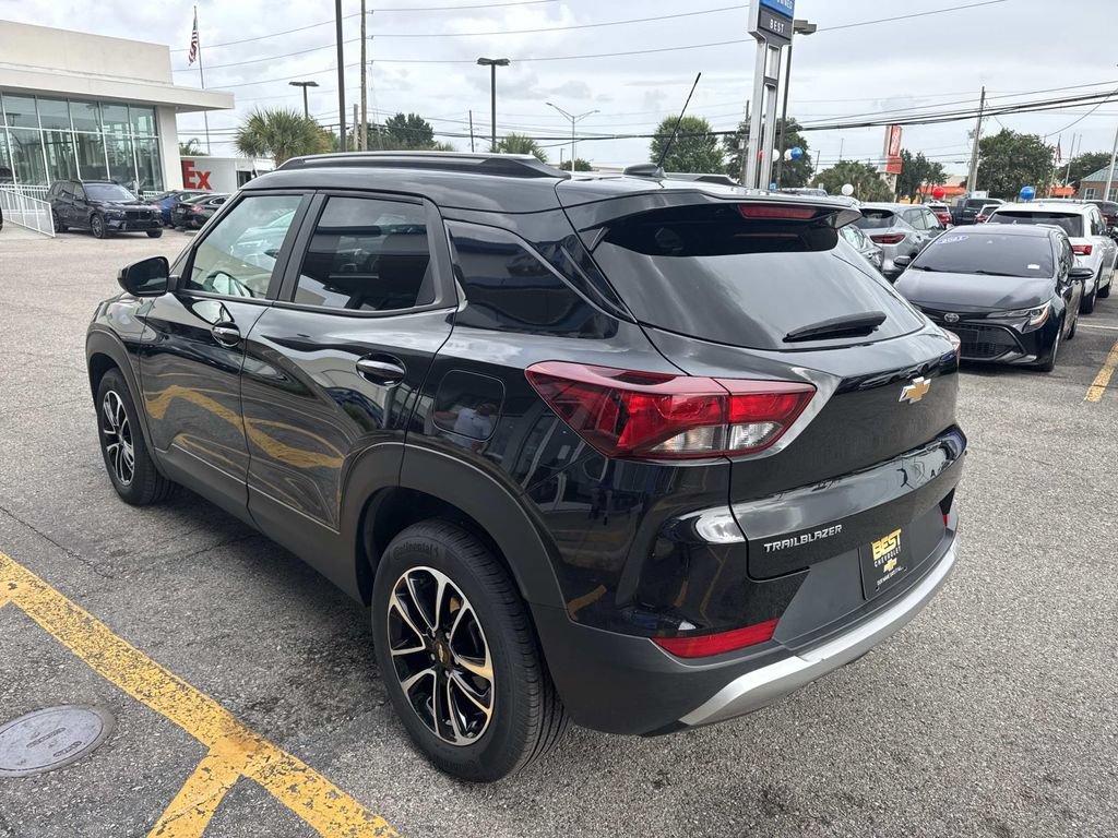 Used 2025 Chevrolet TrailBlazer LT FWD image 6