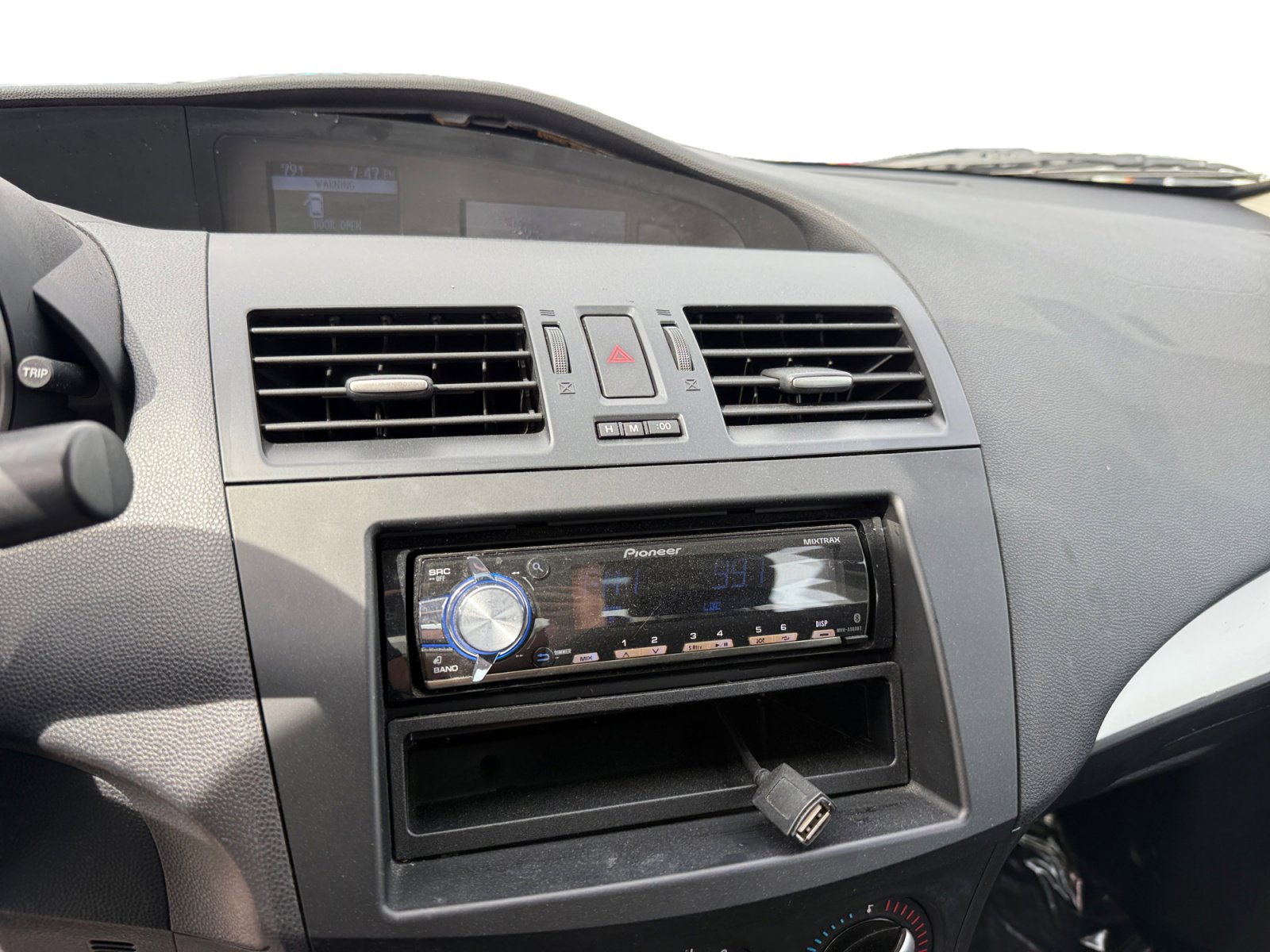 Used 2013 MAZDA MAZDA3 i Sport image 12