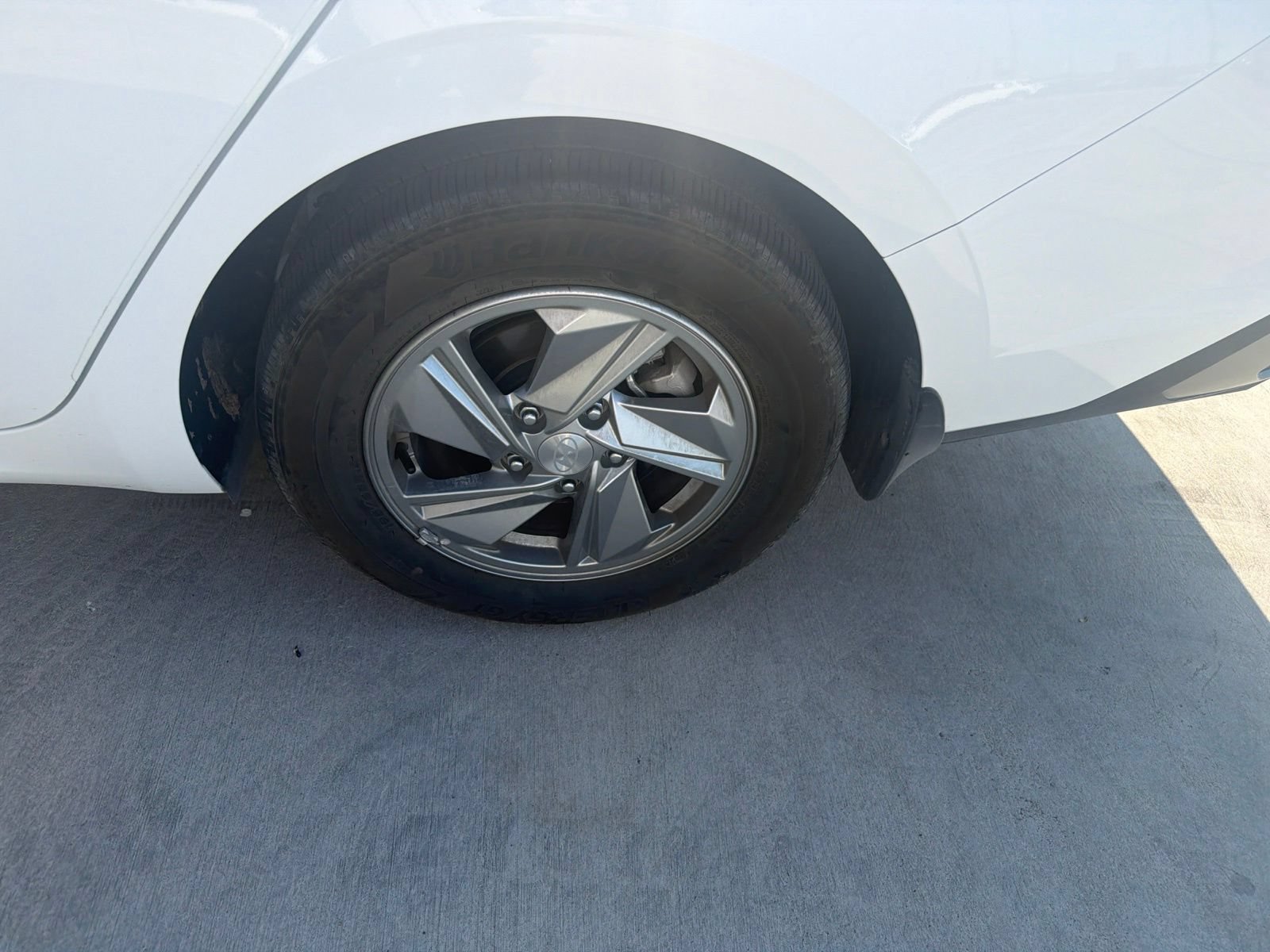 Certified 2025 Hyundai Elantra SE FWD image 9