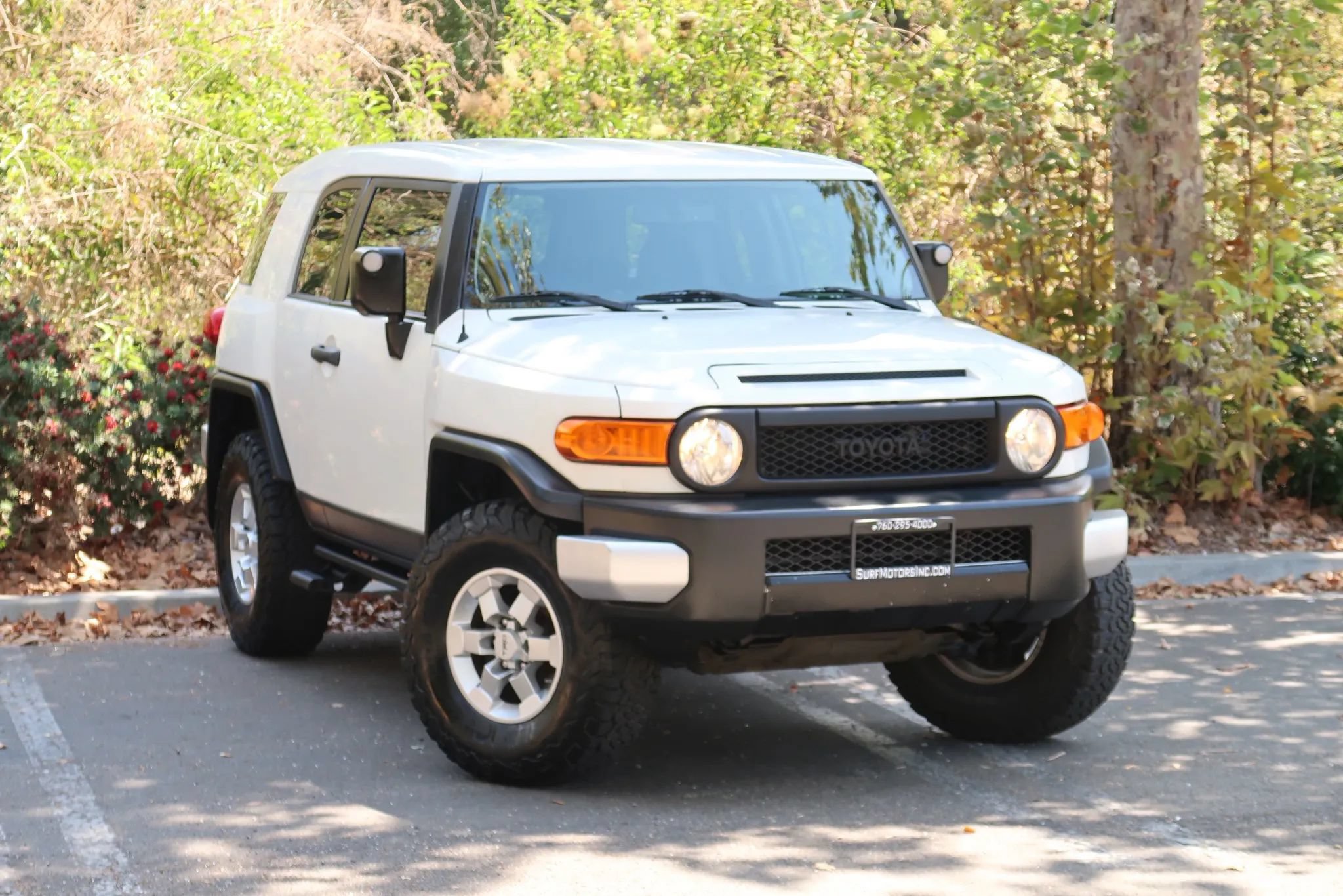 Used 2009 Toyota FJ Cruiser 2WD w/ TRD Sport Pkg image 2
