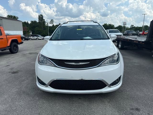 Used 2017 Chrysler Pacifica Touring-L FWD image 3