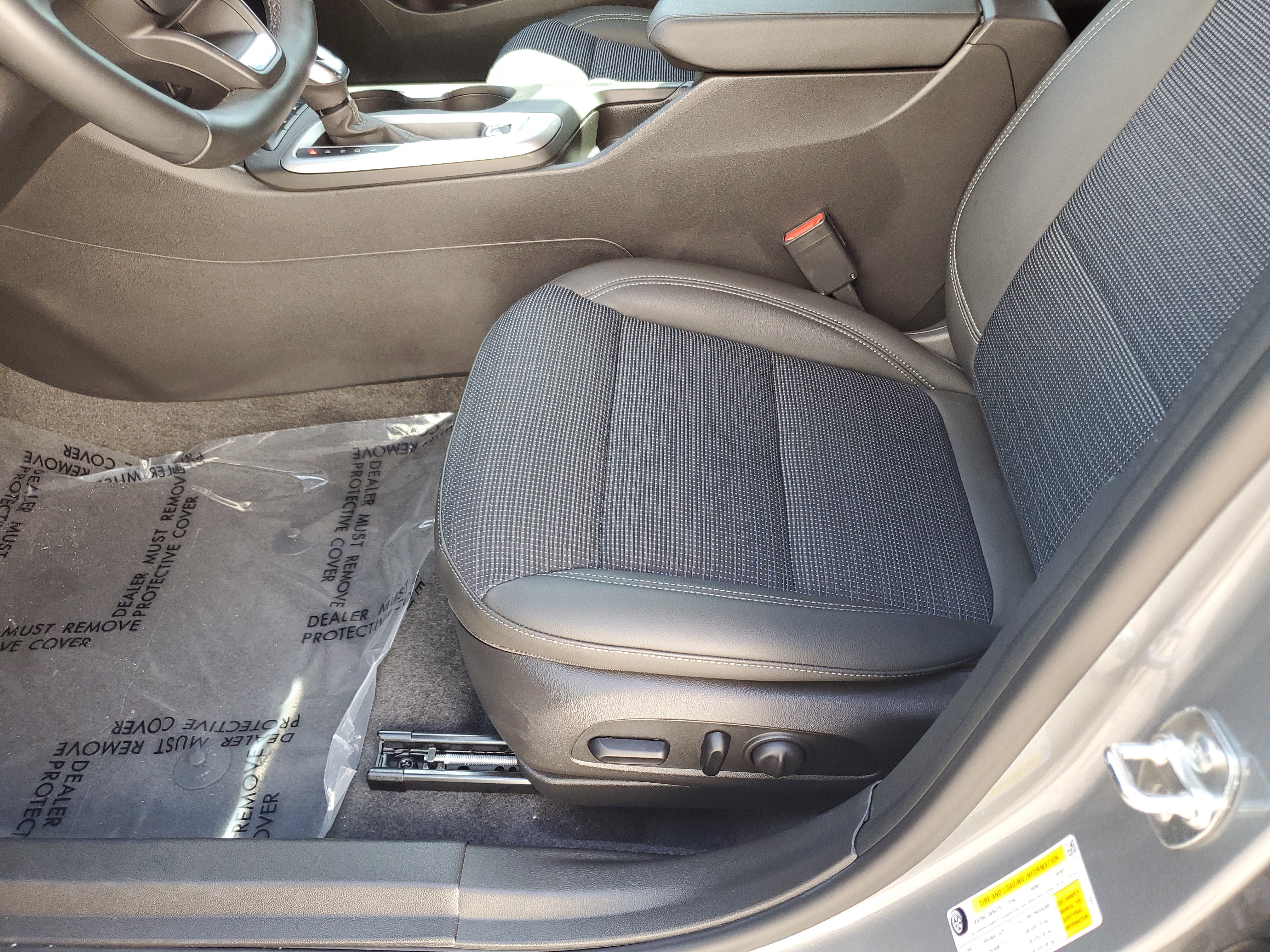 Used 2025 Buick Envista Sport Touring w/ Convenience I Package FWD image 21