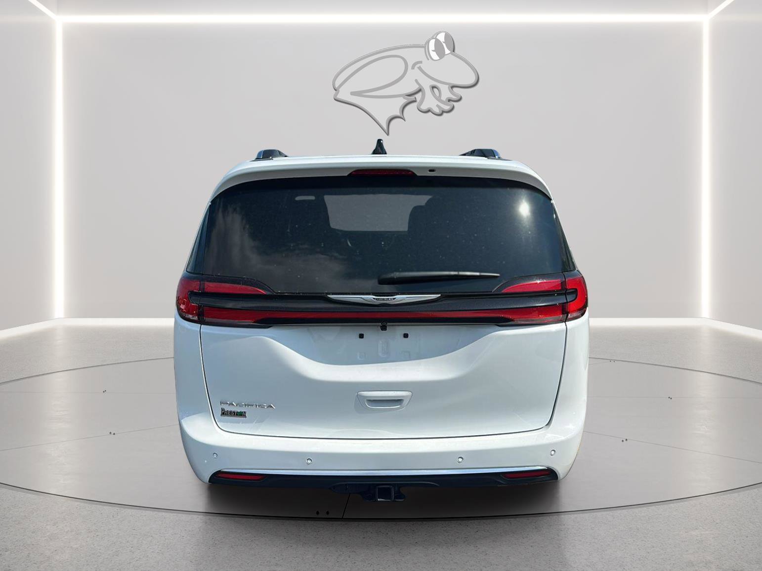 Used 2026 Chrysler Pacifica Pinnacle w/ Trailer Tow Group FWD image 4