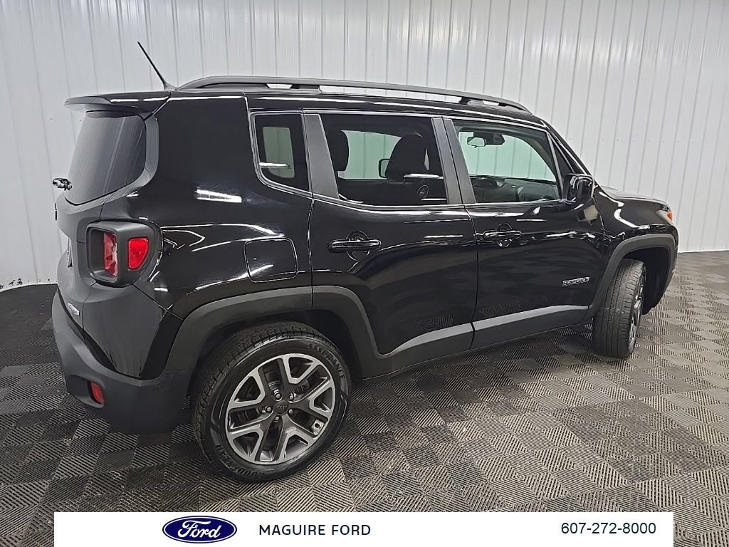 Used 2016 Jeep Renegade Latitude w/ Cold Weather Group AWD/4WD image 3