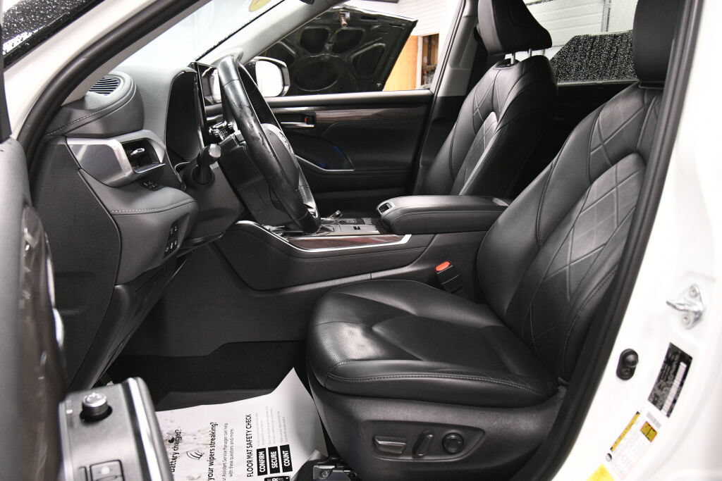 Used 2021 Toyota Highlander Platinum AWD/4WD image 9