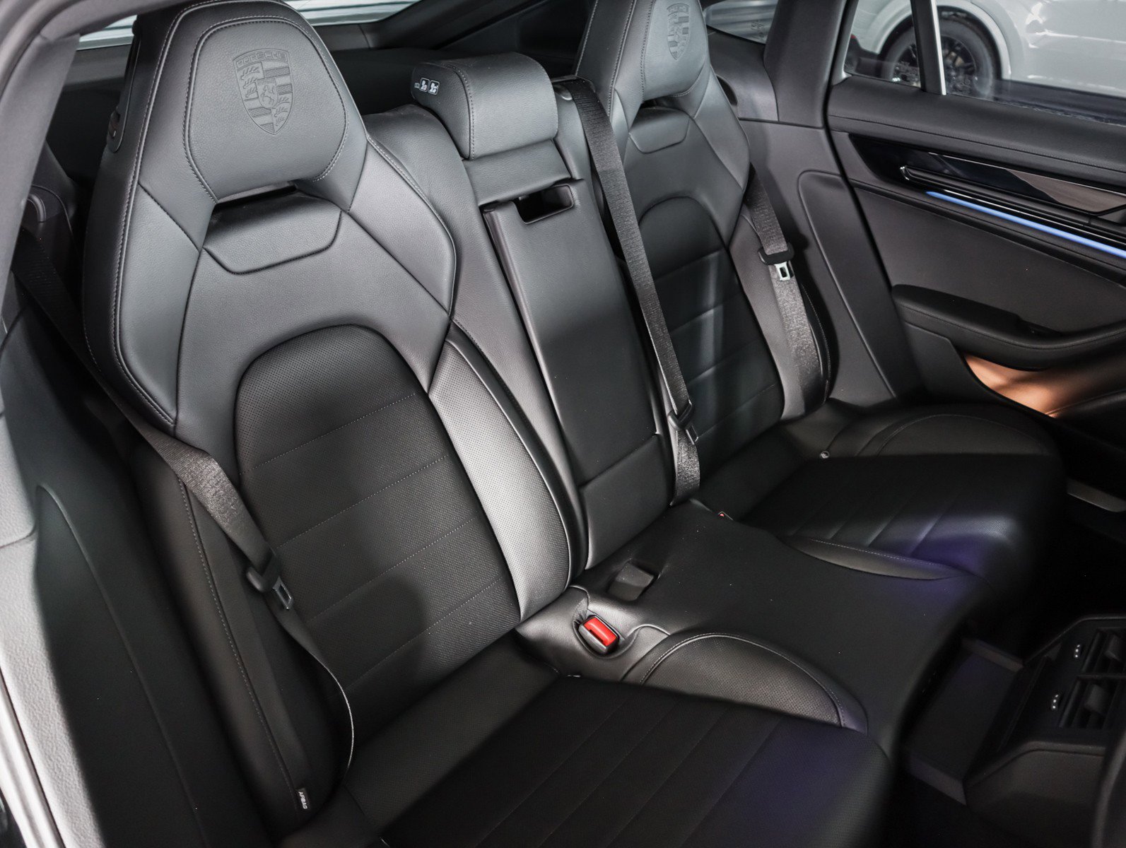 Certified 2025 Porsche Panamera RWD image 6