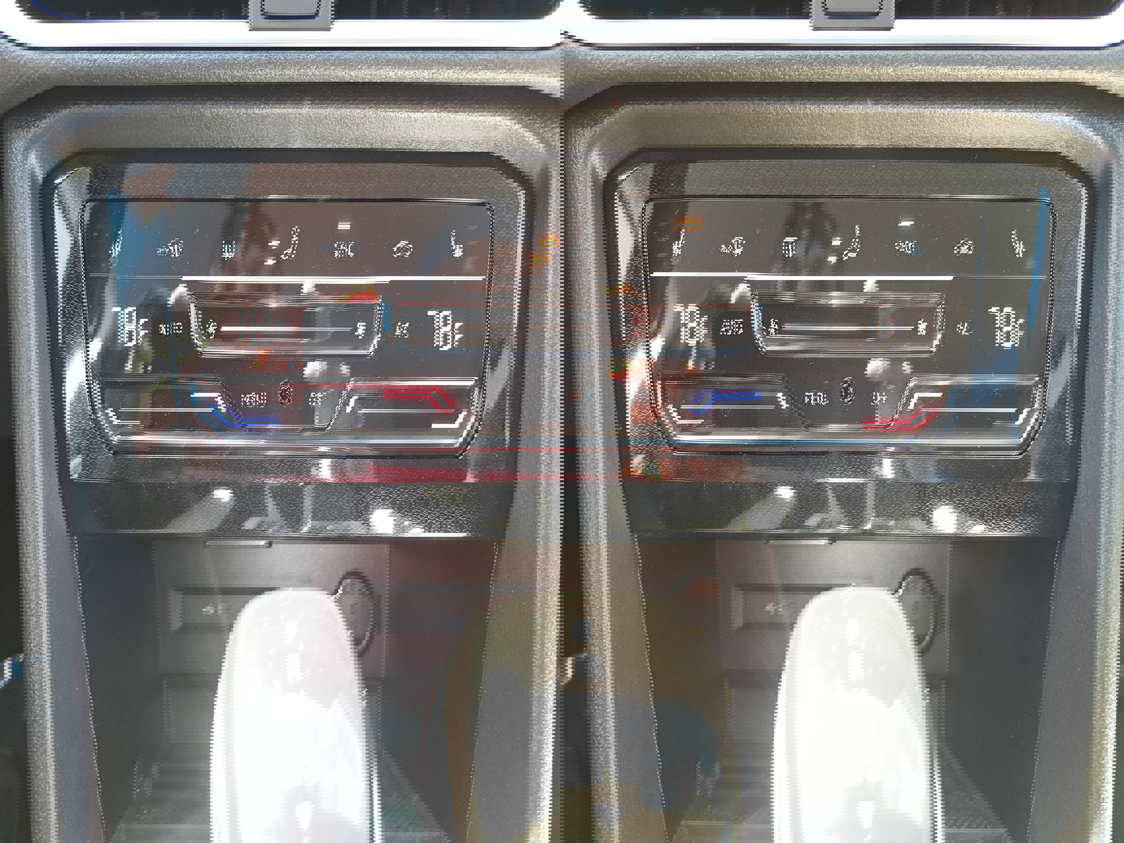 Certified 2025 Volkswagen Taos SE image 21