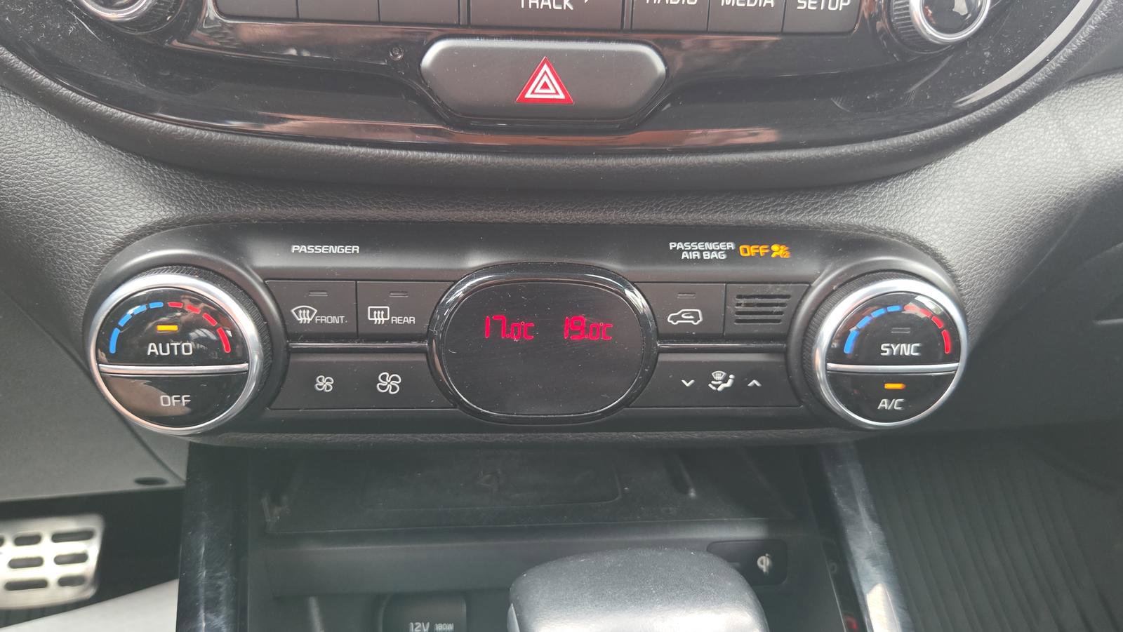 Used 2020 Kia Soul GT-Line Turbo FWD image 35