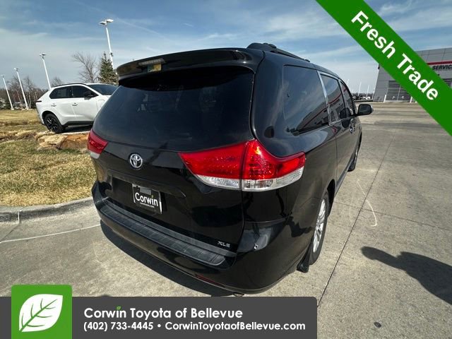 Used 2013 Toyota Sienna XLE image 3