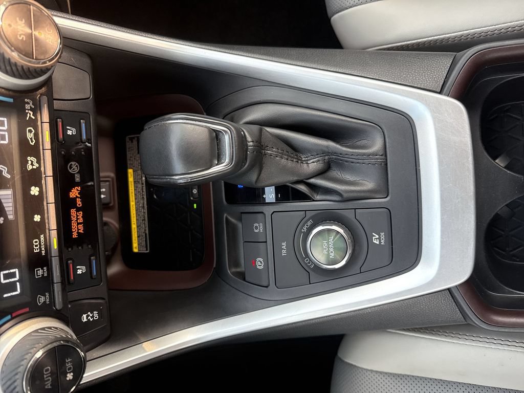 Used 2019 Toyota RAV4 Limited AWD/4WD image 22