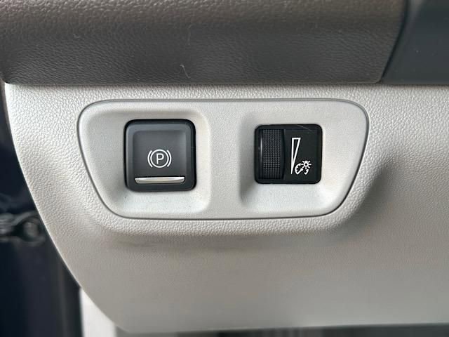 Used 2022 GMC Acadia SLE w/ Driver Convenience Package image 24