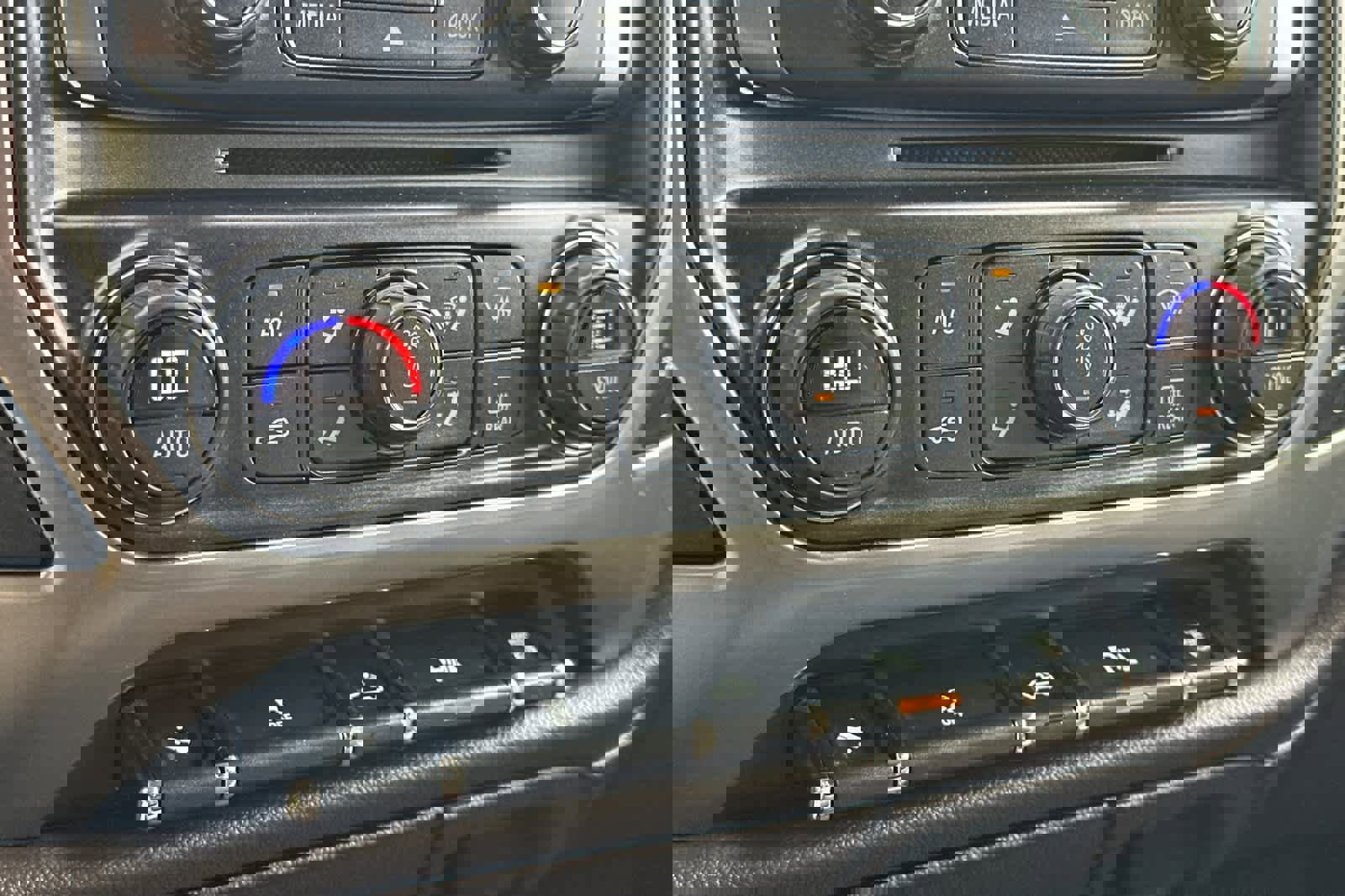 Used 2015 Chevrolet Silverado 2500 LTZ w/ Duramax Plus Package image 20