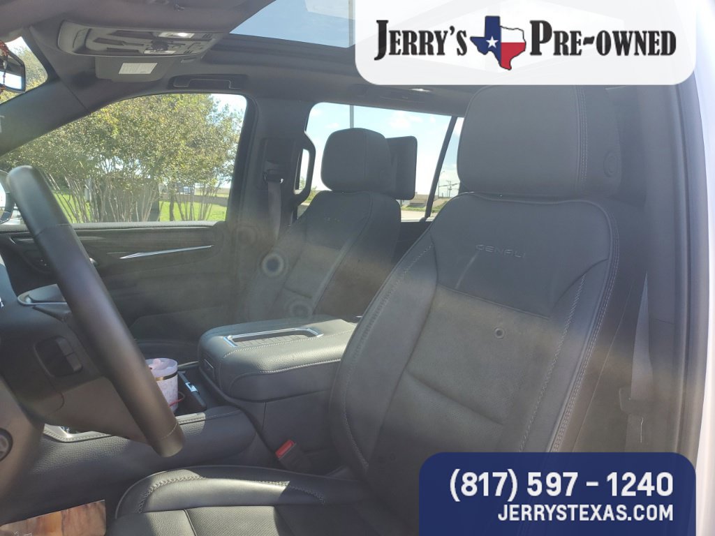 Used 2024 GMC Yukon XL Denali AWD/4WD image 8