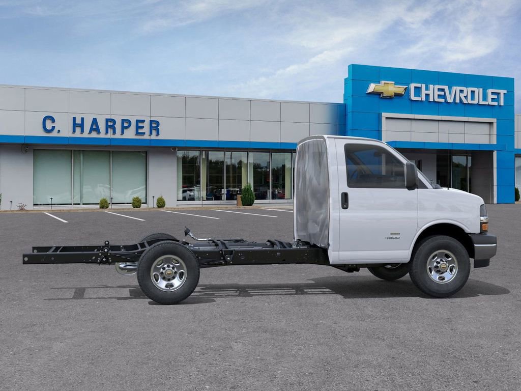 New 2026 Chevrolet Express 3500 w/ Power Convenience Package image 5