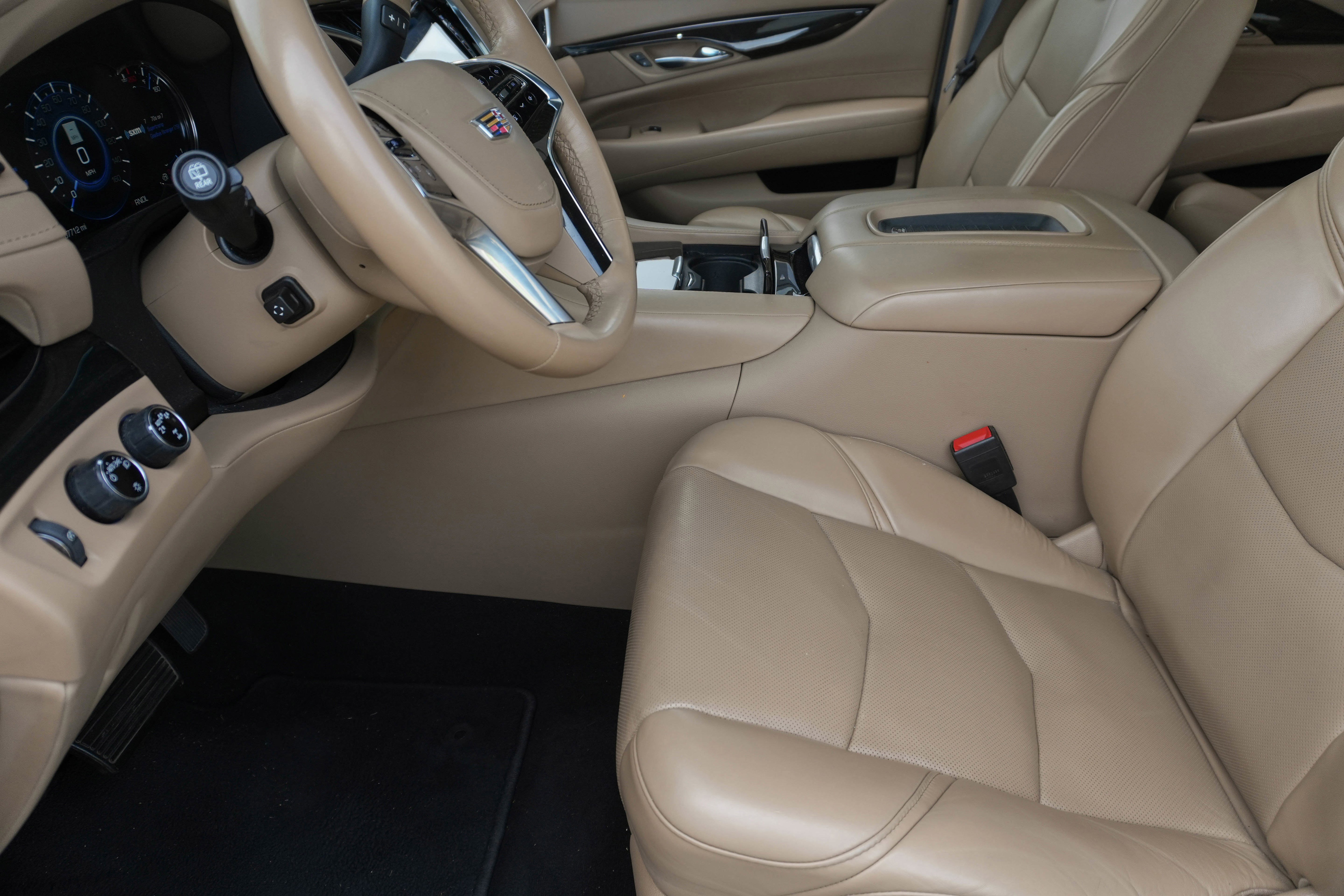 Used 2020 Cadillac Escalade Platinum AWD/4WD image 9