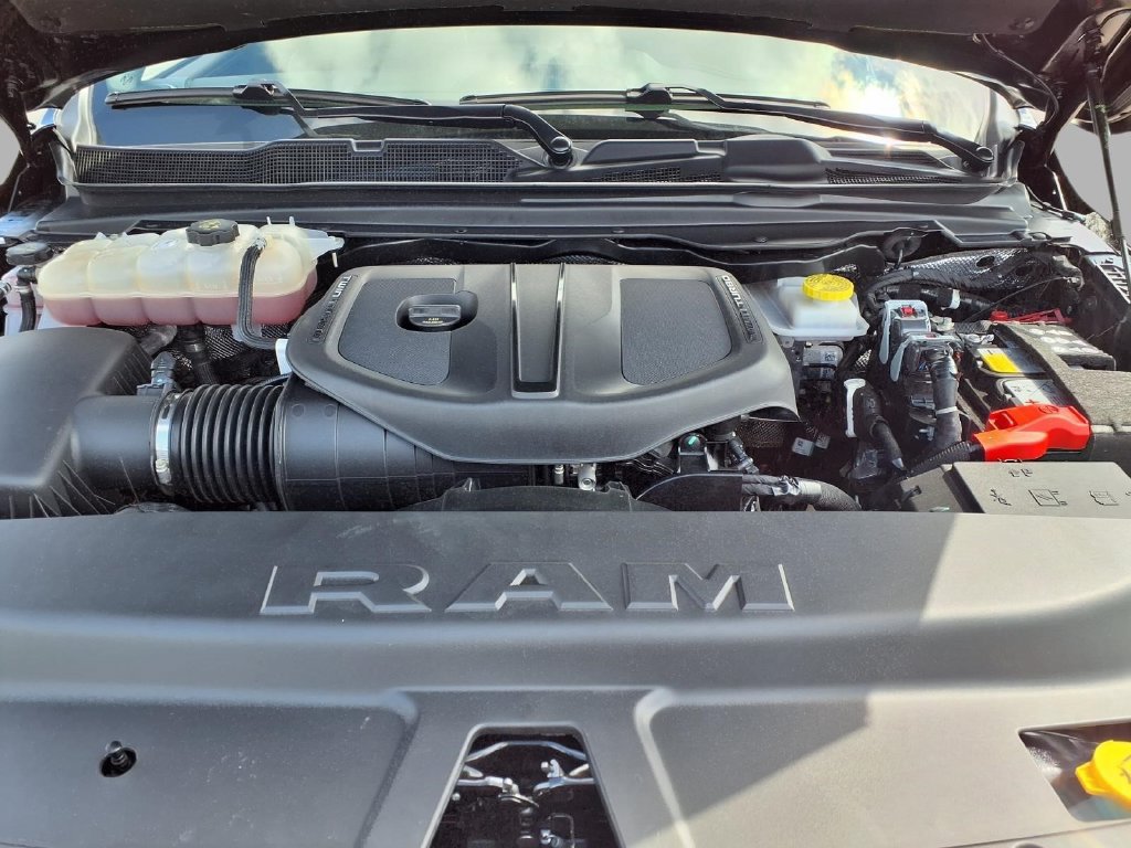 Used 2026 RAM 1500 Laramie AWD/4WD image 3