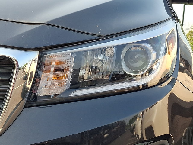 Used 2019 Kia Sedona LX FWD image 9