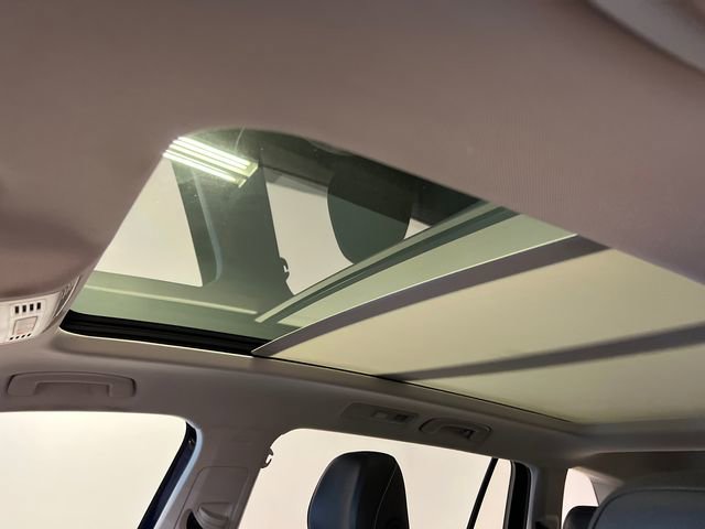 Certified 2021 Volkswagen Tiguan SE FWD image 28