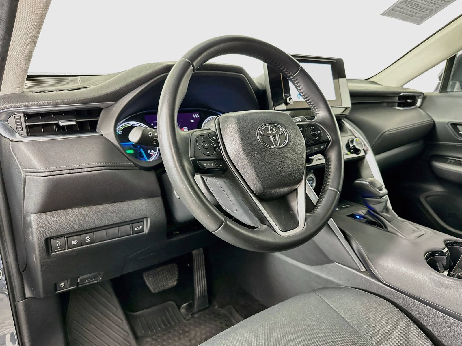 Used 2024 Toyota Venza LE AWD/4WD image 10