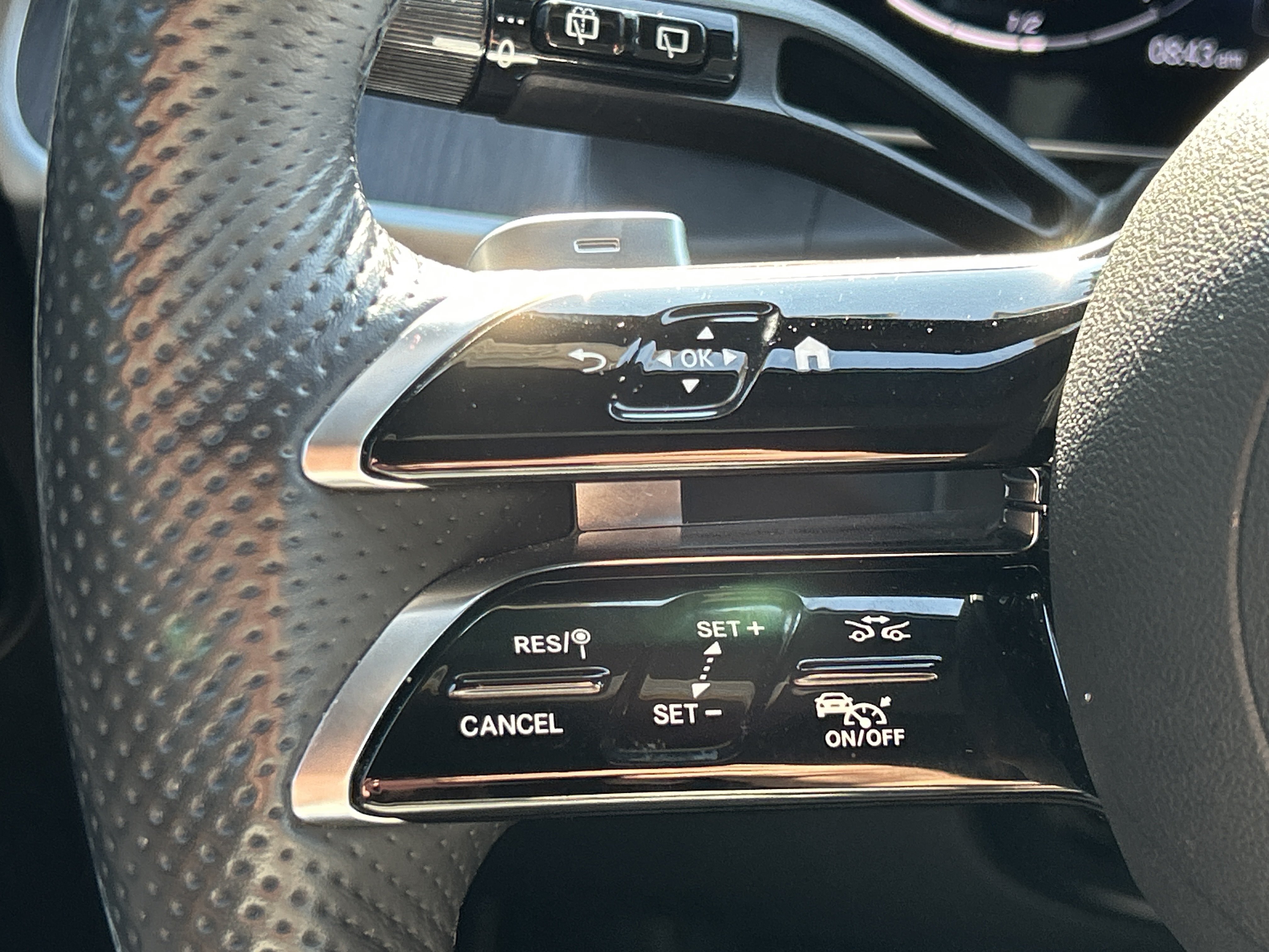 Certified 2024 Mercedes-Benz GLC 300 4MATIC w/ AMG Line image 28