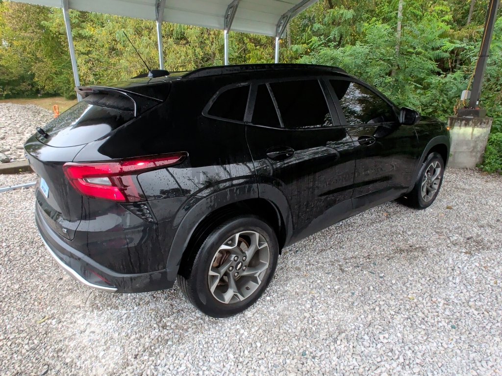 Used 2024 Chevrolet Trax LT w/ Driver Confidence Package FWD image 3