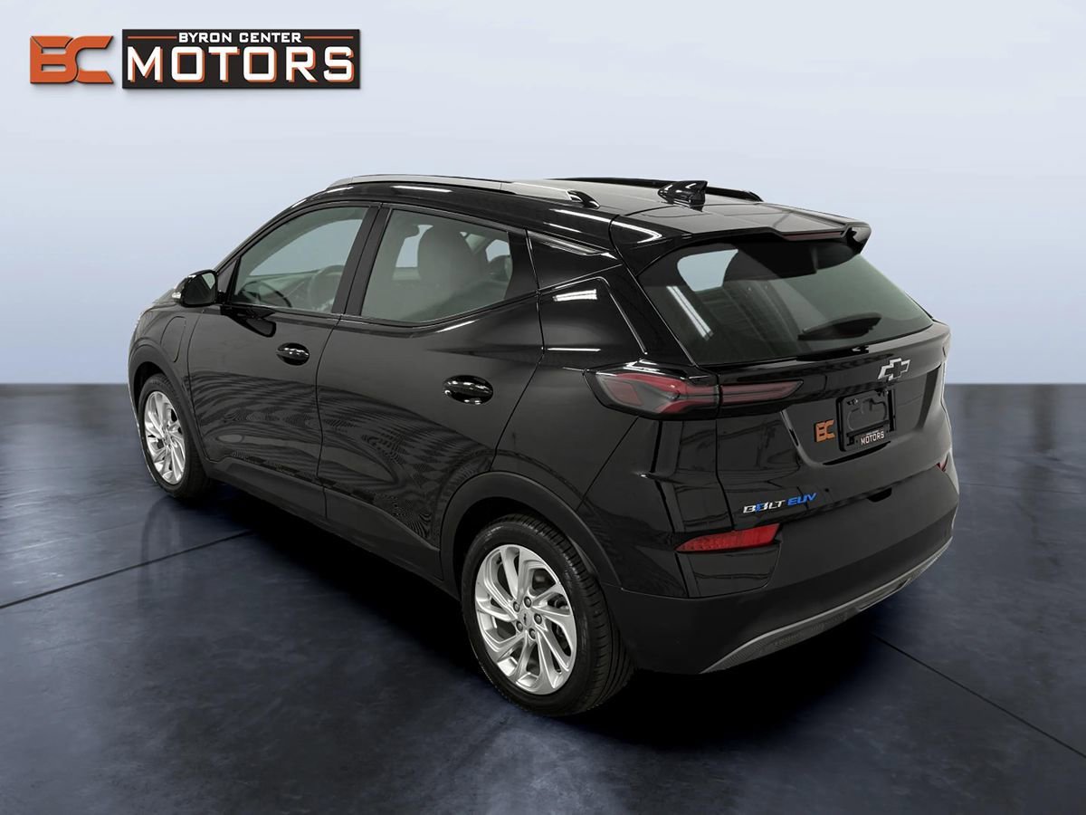 Used 2023 Chevrolet Bolt EUV LT image 4
