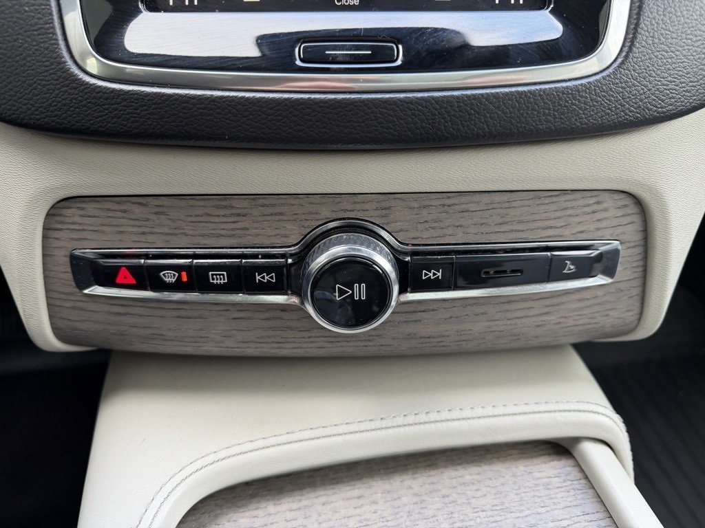 Used 2020 Volvo XC90 T8 Inscription image 24