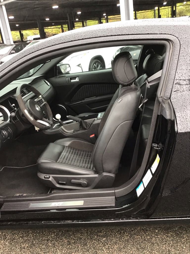 Used 2013 Ford Mustang Shelby GT500 RWD image 5