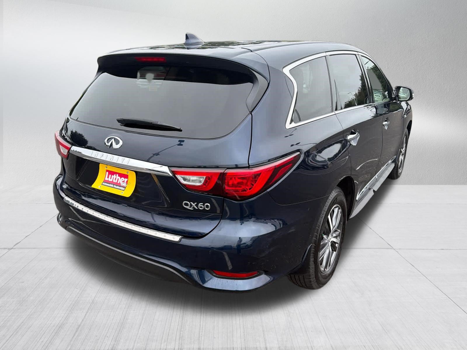 Used 2017 INFINITI QX60 Luxe AWD/4WD image 7
