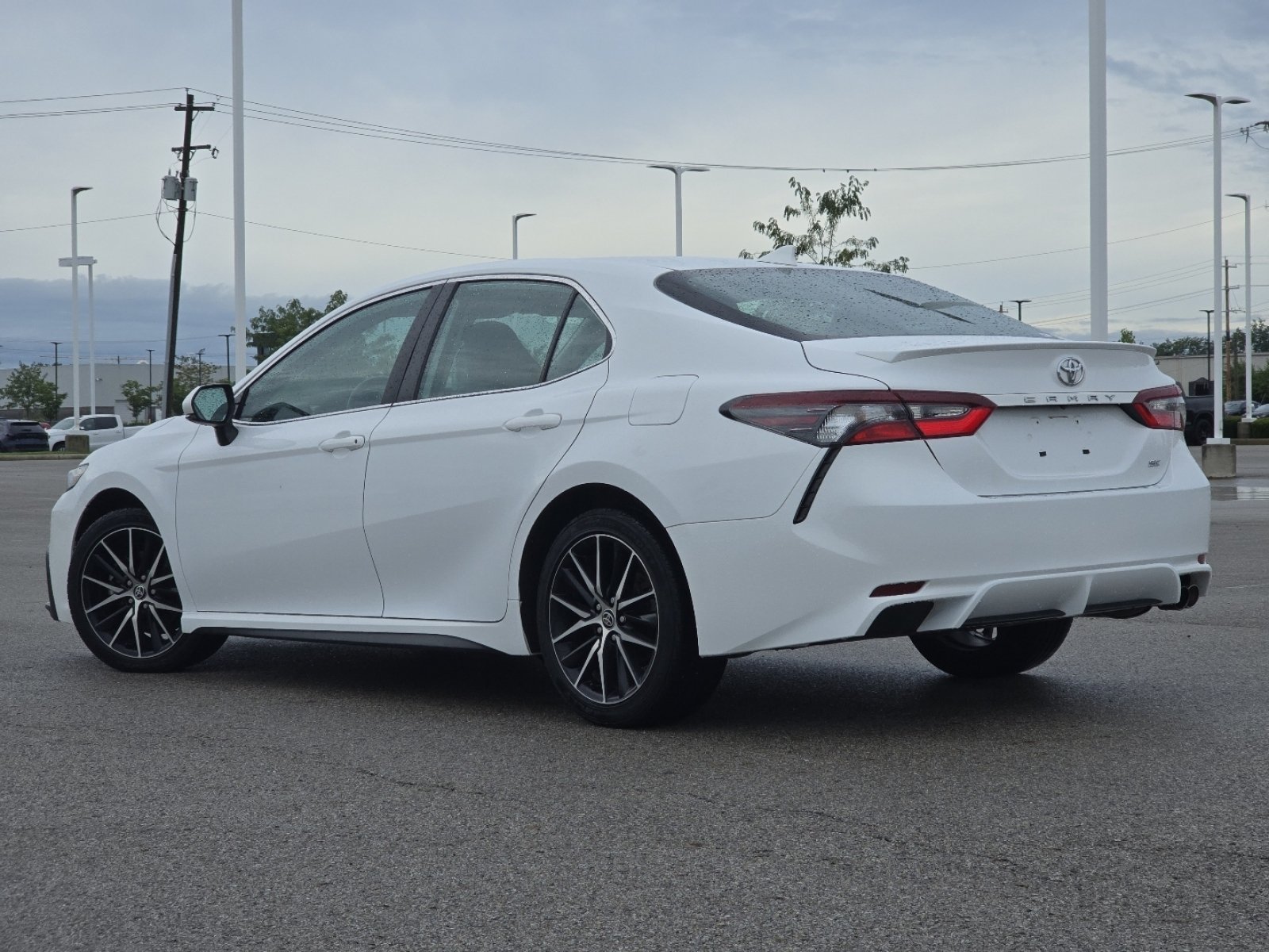 Used 2023 Toyota Camry SE FWD image 13