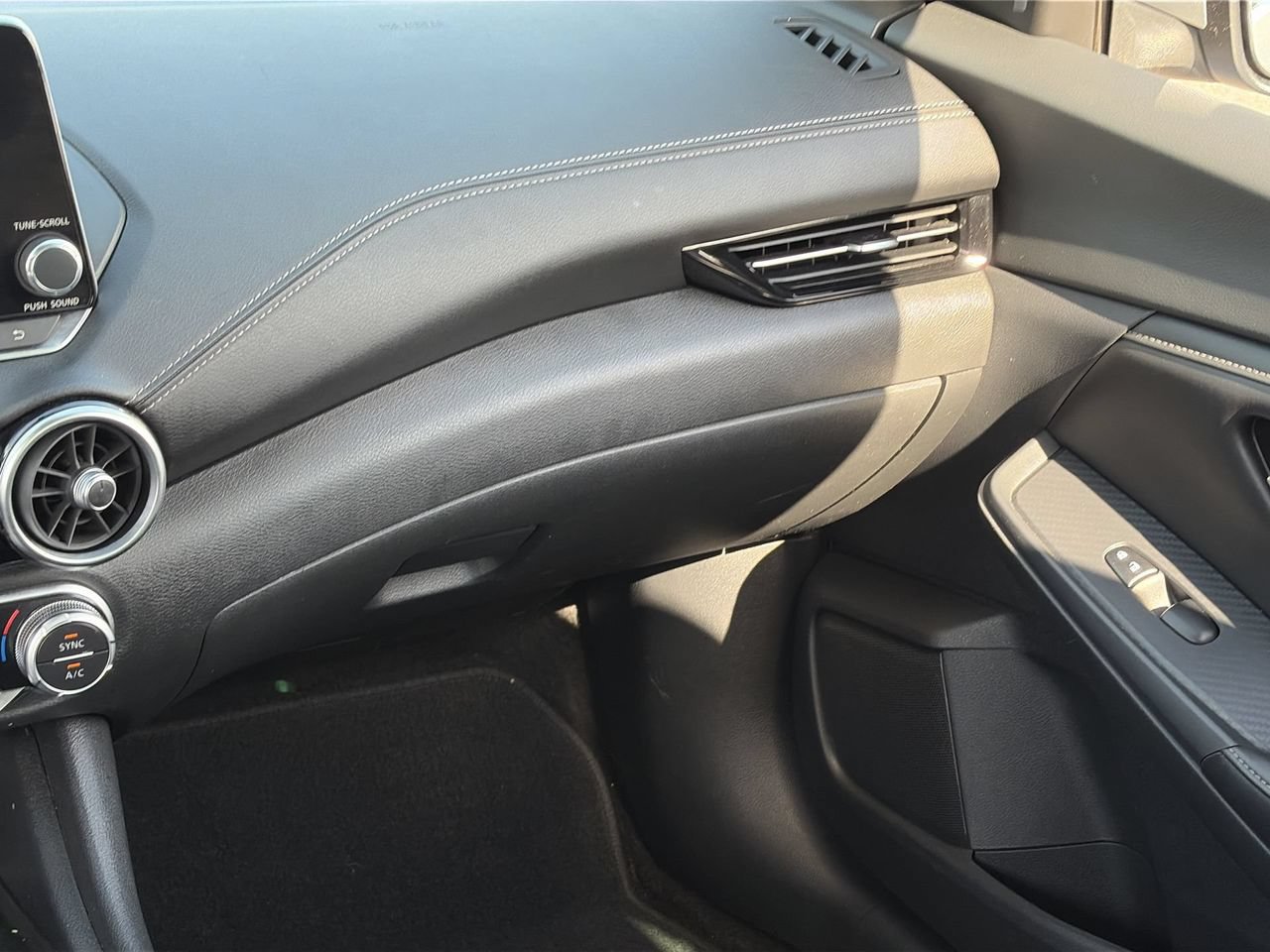 Used 2020 Nissan Sentra SV FWD image 14
