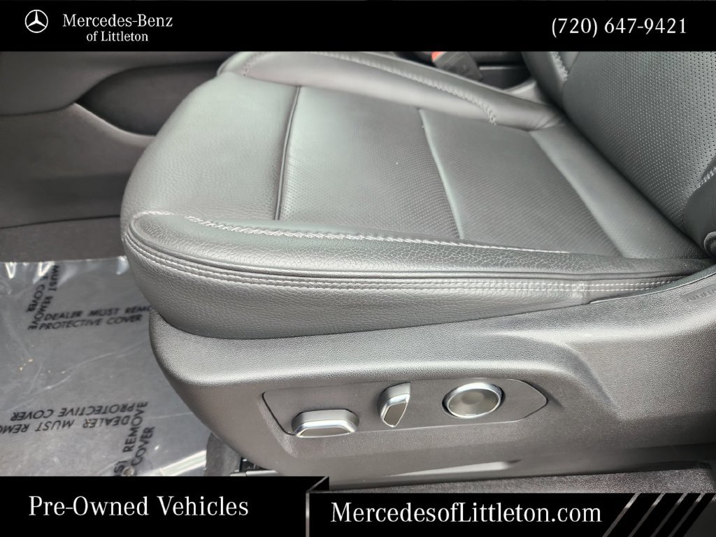 Used 2024 GMC Yukon Denali w/ Advanced Technology Package AWD/4WD image 23