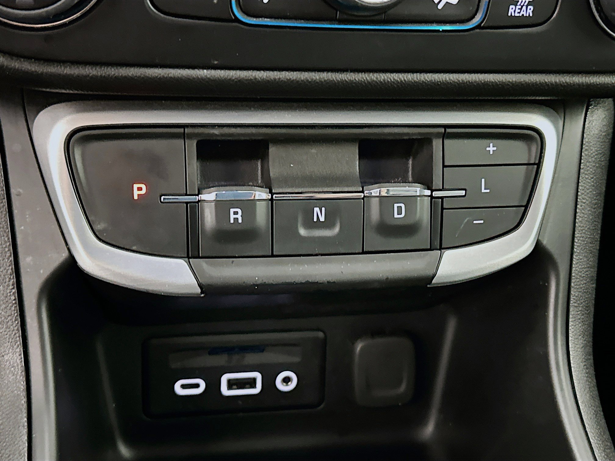 Used 2023 GMC Terrain SLT image 24