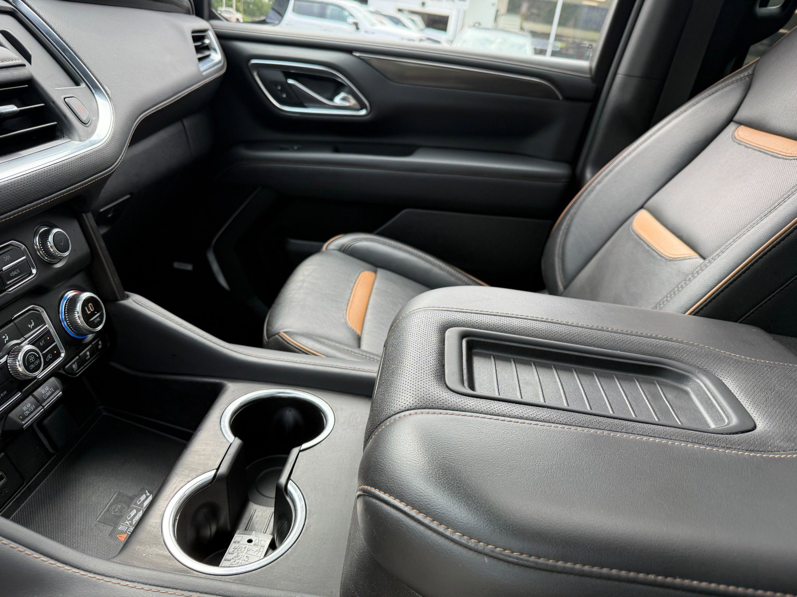 Used 2023 GMC Yukon AT4 image 34