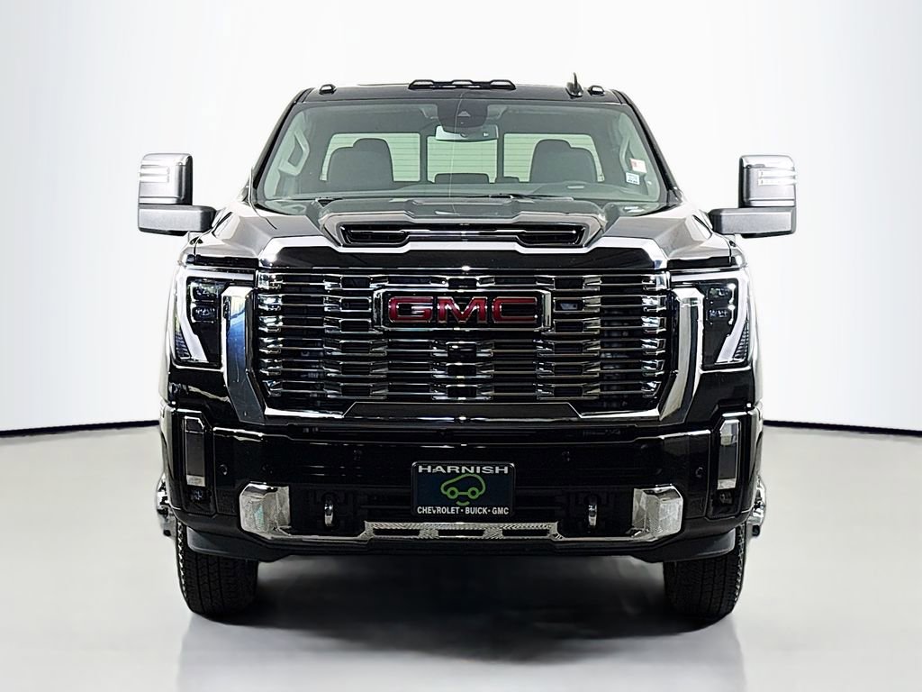 Used 2024 GMC Sierra 3500 Denali AWD/4WD image 2
