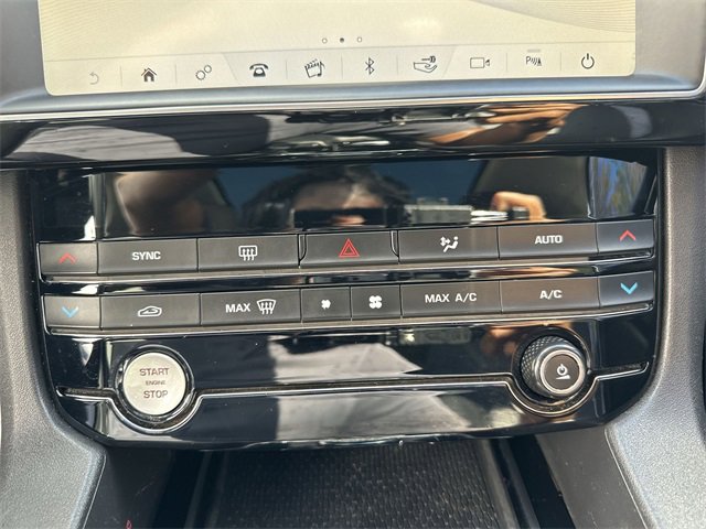 Used 2020 Jaguar F-PACE image 17