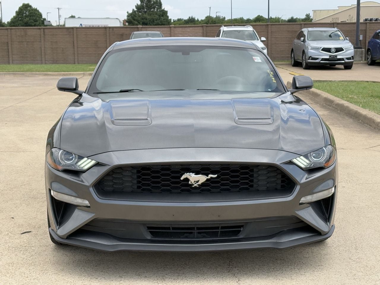 Used 2018 Ford Mustang Coupe RWD image 9