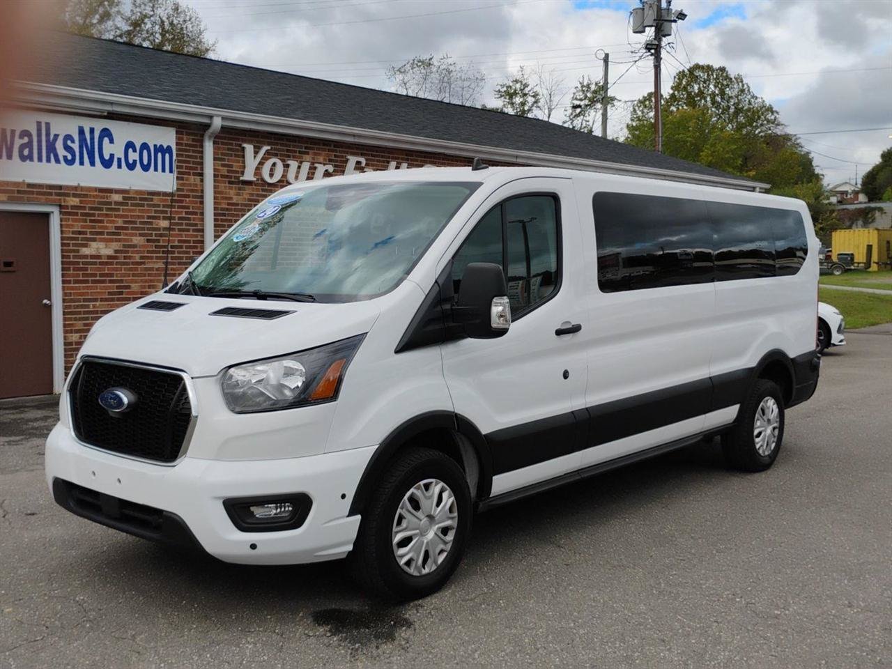 Used 2024 Ford Transit 350 XLT RWD image 2