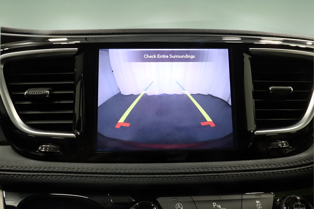 Used 2020 Chrysler Pacifica Limited w/ 8-pass Seating Package FWD image 22