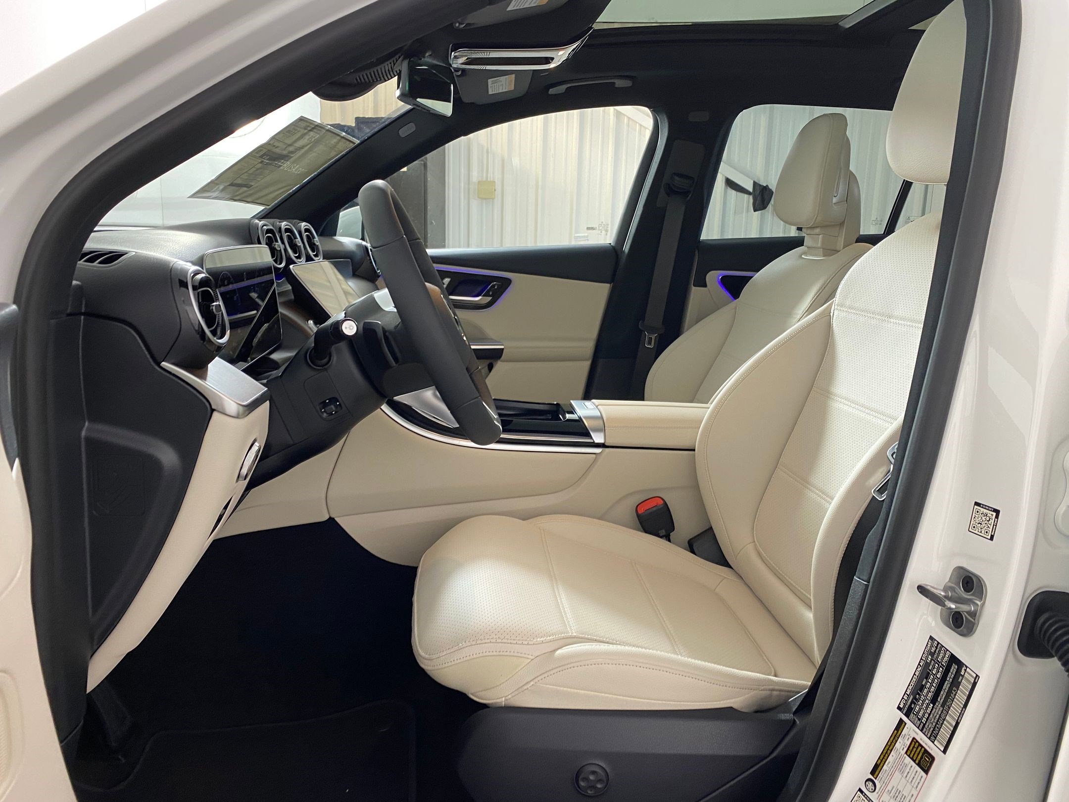 Used 2026 Mercedes-Benz GLC 300 4MATIC image 4