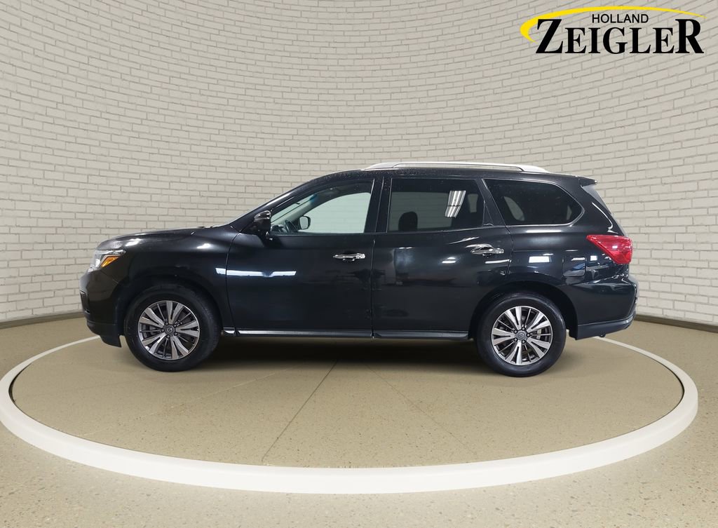 Used 2020 Nissan Pathfinder SV image 8