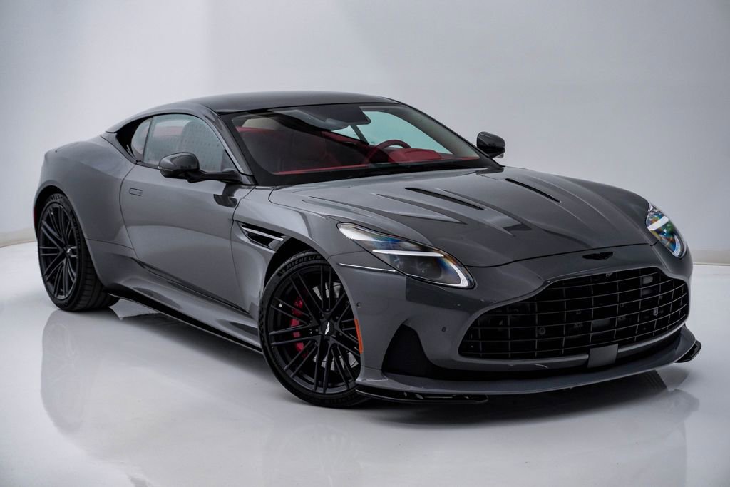 Used 2024 Aston Martin DB12 Coupe image 3